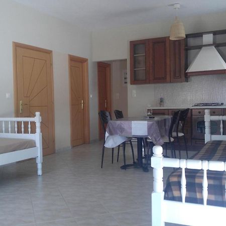 Avantis Apartments Perivolia  الغرفة الصورة